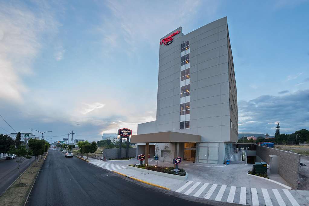 Hampton Inn By Hilton Irapuato Exterior photo